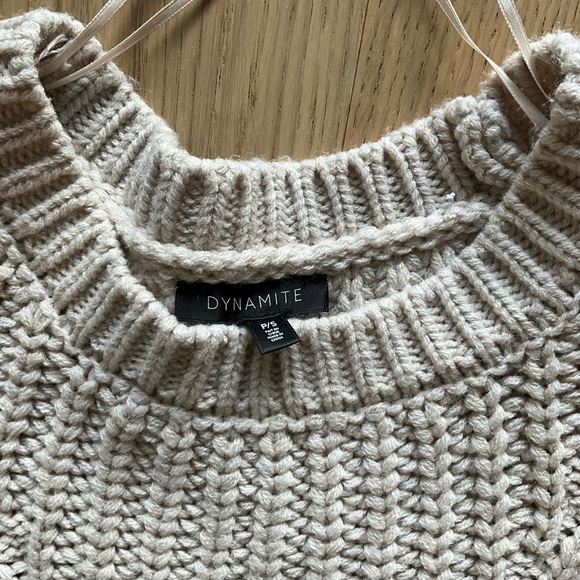 Beige cable knit sweater size small - Picture 3 of 4